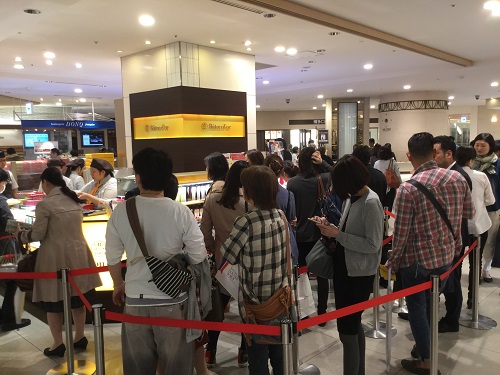 久々の博多阪急で、40分待ちの行列に参加!!!
