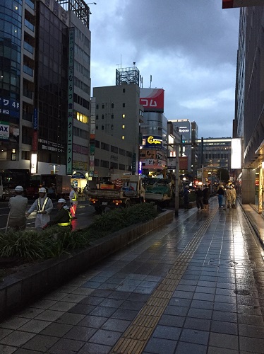 博多駅前通りの大陥没一日も早い復旧を