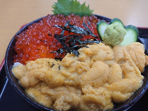 この北海の海鮮丼ど〜んだけ〜!・・・丼だけに